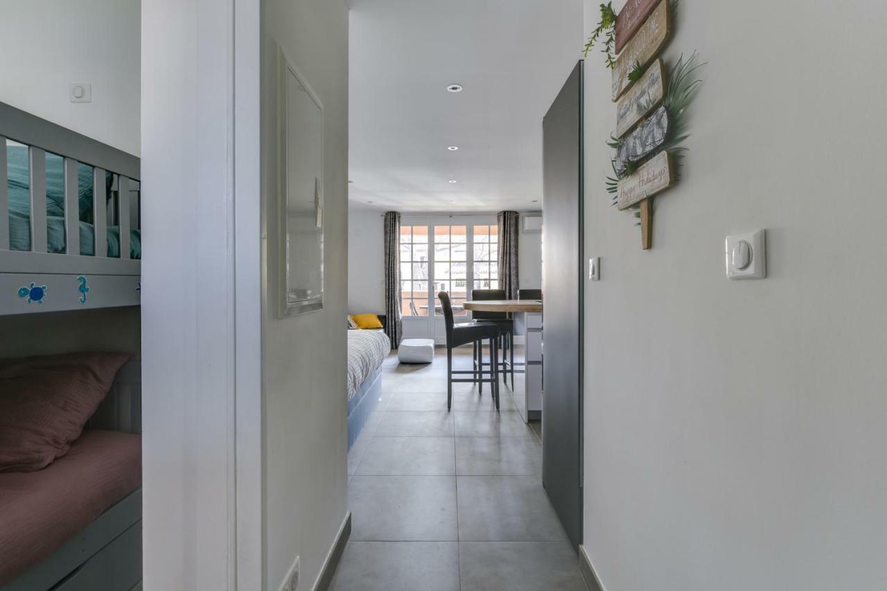 Le Hameau Des Pins Apartment Saint-Raphaël Екстериор снимка