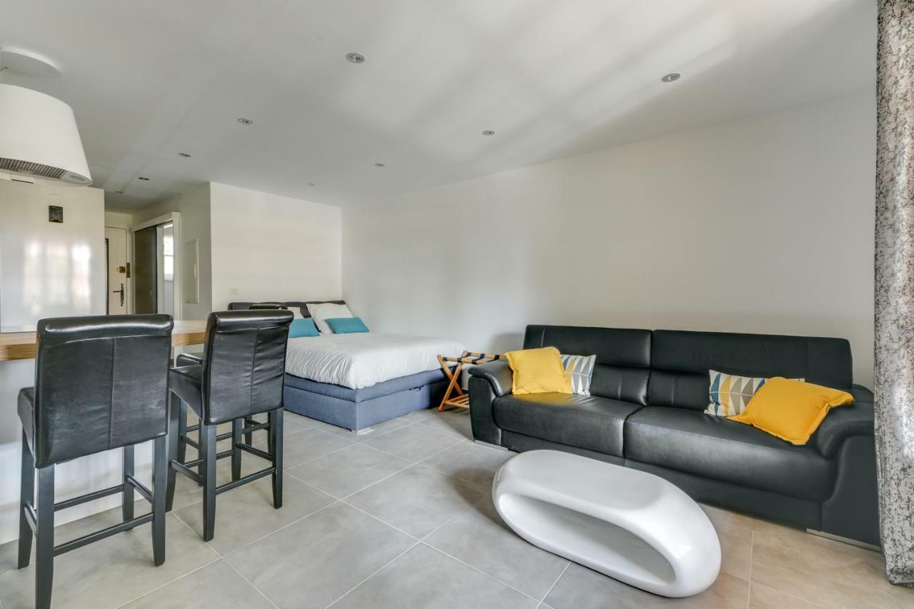 Le Hameau Des Pins Apartment Saint-Raphaël Екстериор снимка
