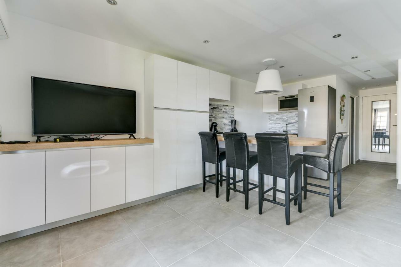 Le Hameau Des Pins Apartment Saint-Raphaël Екстериор снимка