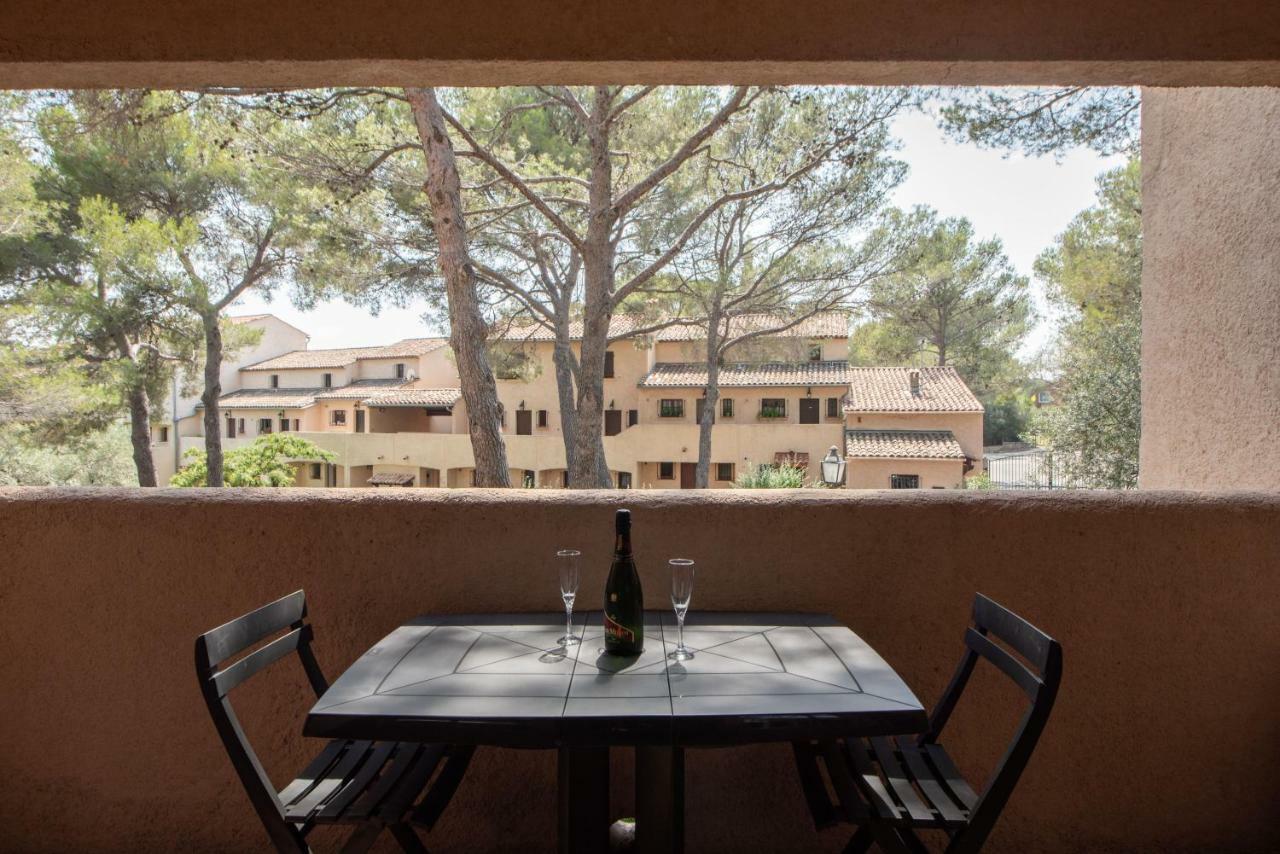 Le Hameau Des Pins Apartment Saint-Raphaël Екстериор снимка